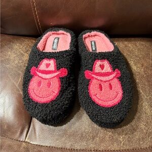 Kensie Black and Pink Women’s 8  Slippers